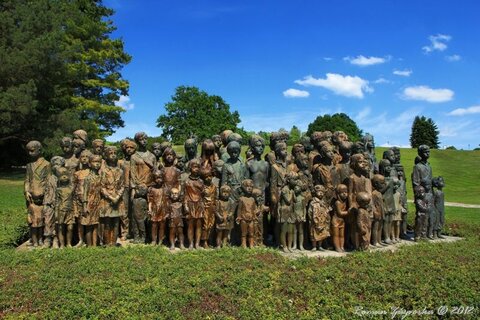 The Children’s War Victims Monument by Jiří Hampl and Marie Uchytilová